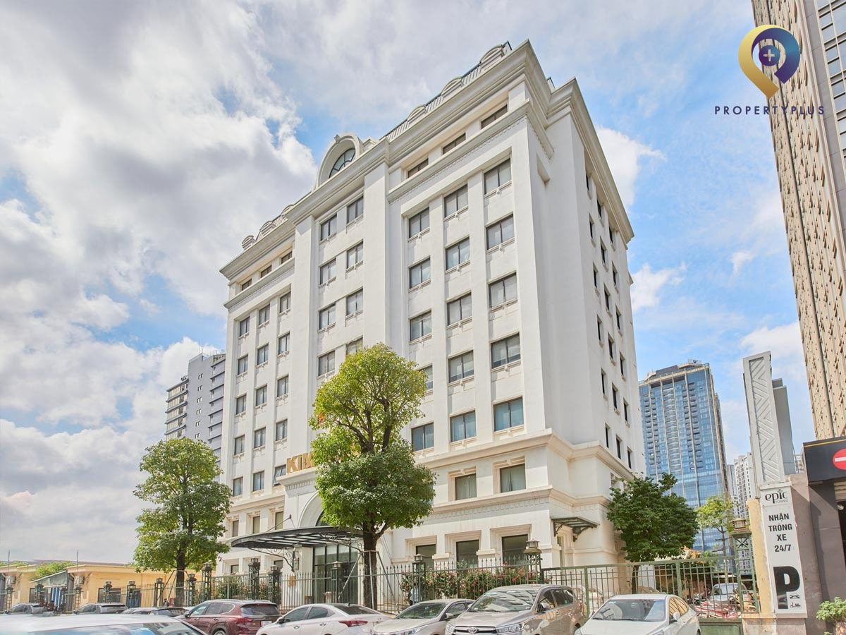 Toà nhà Kim Hoàn nhìn từ góc nghiêng với bầu trời xanh trong - hình ảnh từ Property Plus